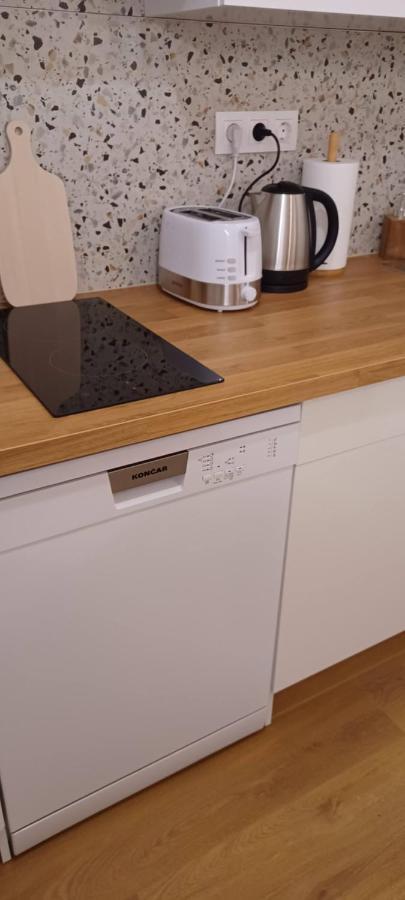 Studio Apartman Four Pearls كارلوفاتش المظهر الخارجي الصورة