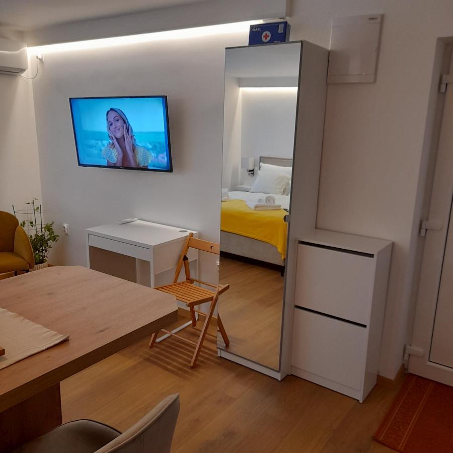 Studio Apartman Four Pearls كارلوفاتش المظهر الخارجي الصورة