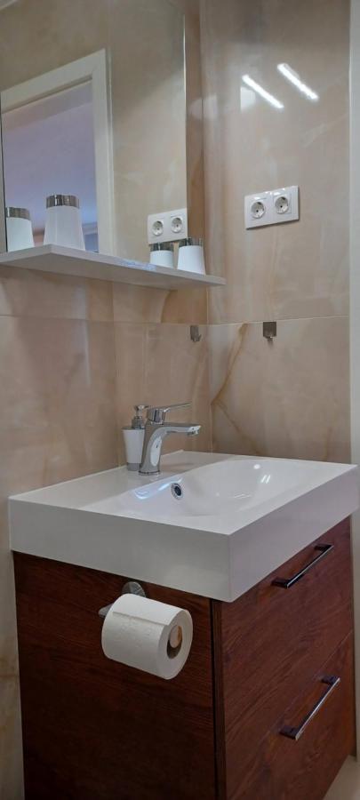 Studio Apartman Four Pearls كارلوفاتش المظهر الخارجي الصورة